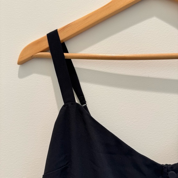 Abercrombie & Fitch Strappy Tank Blouse black
Size L - Picture 3 of 7